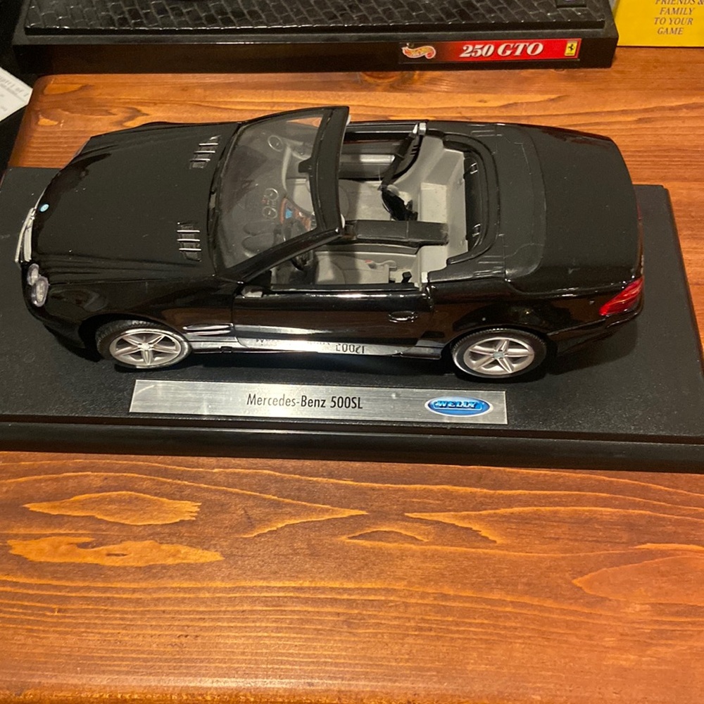 Mercedes-Benz 500SL model